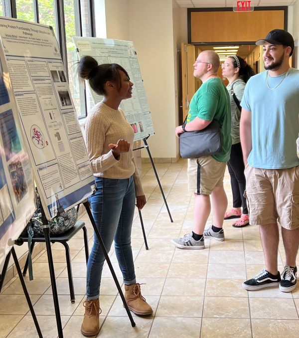 Dairyona Mitchell (left) spent her summer doing research at SUNY Upstate Medical University.